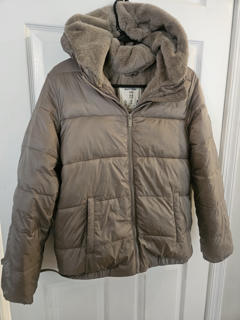 Abercrombie & Fitch Kids Sherpa Lined Puffer Jacket. NWOT